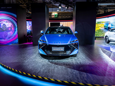 OMODA 4 HEV auf der Paris Motor Show 2026